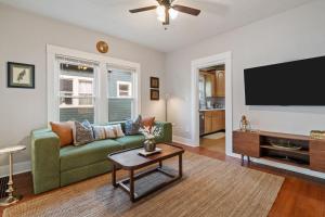 Uptown Couve Adventures