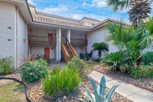 11th Street Beach Retreat - Walk to Sand - Cart Zone