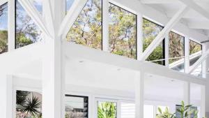 Luxury Pearl Beach House with Private Mineral Pool, Yoga Deck & Fire Pit