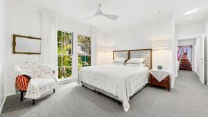 펄 비치 Luxury Pearl Beach House with Private Heated Mineral Pool, Yoga Deck & Fire Pit 싱글룸 스위트룸