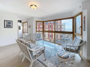 Grand duplex en centre-ville avec vue, à 50m de la plage, ascenseur, et WIFI - FR-1-361-165