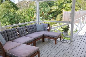 Tamborine Mountain Hideaway with Fireplace & Bath