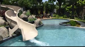 Sea View High Floor 2 BR Near Walking Street