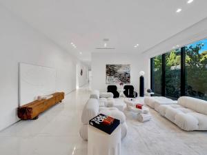 Luxury Pool Home - Downtown Brickell