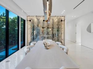 Luxury Pool Home - Downtown Brickell