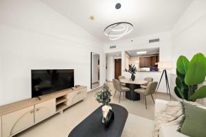 Silkhaus Vacation Homes Signature 1BR apartment at Centrium Tower