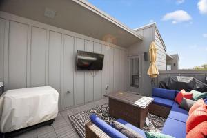 Urban EaDo Retreat - 3BR Townhome w Deck