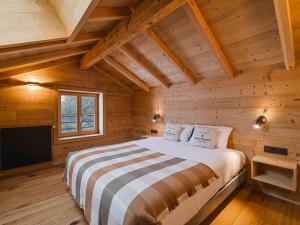 Chalet rénové avec accès direct aux pistes, grand jardin et parking - FR-1-808-22