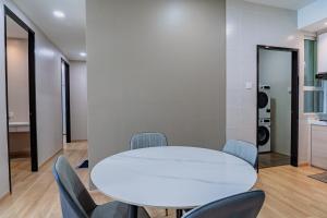 KT Seaview City Suite