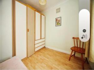 Comfy Bungalow with Garden and Parking