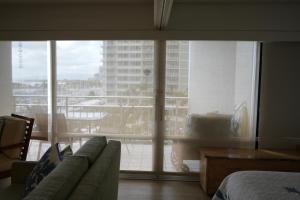 Ilikai Hotel Condo with Kitchen and Ocean View