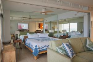 Ilikai Hotel Condo with Kitchen and Ocean View