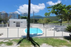 Apto Corsário com Piscina á 100m Praia PalmasSC