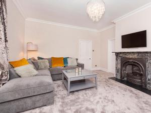 George Street One - Uk2766