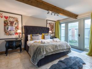 The Sheepshed - Ukc3682