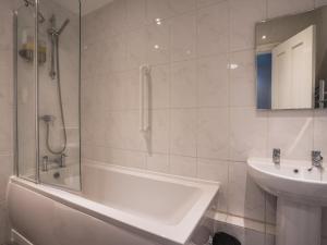 Apartment 12-Ukc40