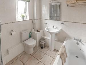 Greyfield Farm - Valley View -Ukc4670