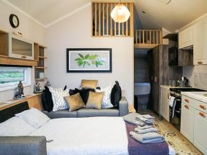 Woodland Escape - Ukc8186