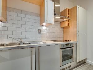 Crown Apartments 1B