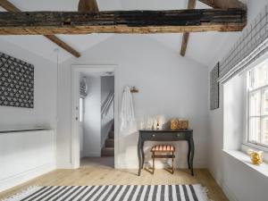 Mulberry Cottage-Ukc4863