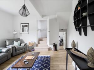 Mulberry Cottage-Ukc4863