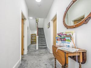 Cosy Llandudno Apartment 3 - Ukc5307