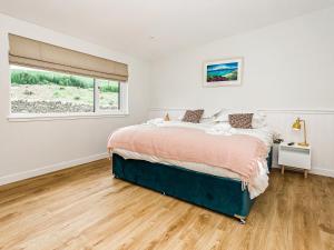 Carin Dyke - Uk43741