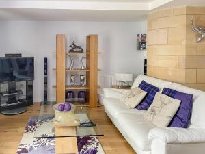 Abbey Church 14 - Ukc5423