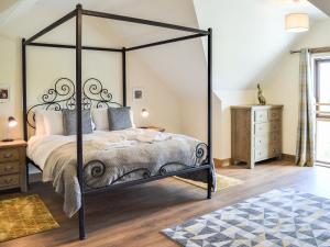 The Farmhouse - Ukc6250