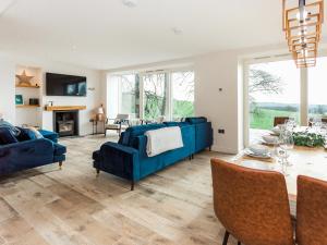 Disdow House - Ukc6980