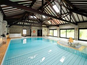 Number Six - Ukc4968