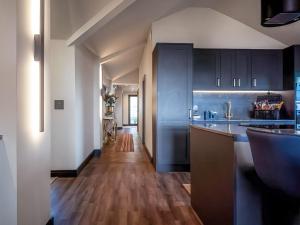 Deerview Stables - Uk51043