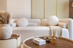 Chic 1BR Next to a Community Park, Just a Few Minutes Drive from Dubai International Cricket Stadium, Binghatti Phoenix, JVC by Deluxe Holiday Homes