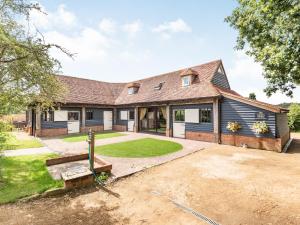 Silhouettes Stable - Uk34102