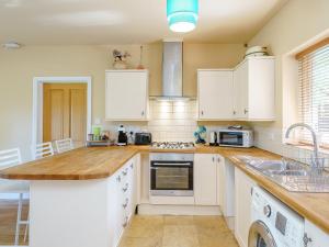 Kingsley Apartment