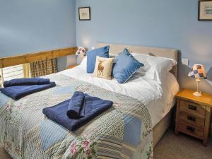 Spring Cottage-Ukc6557