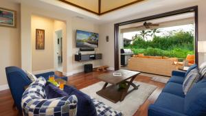 ❤PiH❤ BEACH CLUB BLISS Bikes and Beach Gear Close to Pool