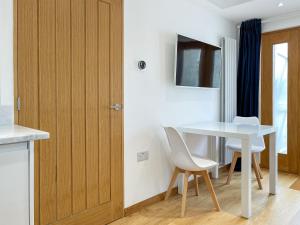 Whitley Old Garage-Uk38771