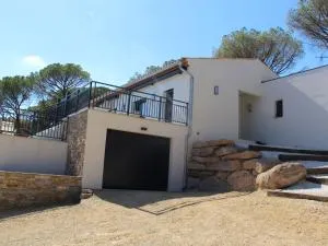 Modern villa with private pool in Vidauban France (Villa in Var with Pool near Massif Maures)
