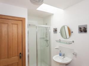 Honeysuckle Cottage - Ukc6255