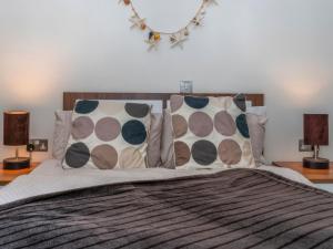 46 Meadow View - Ukc7109