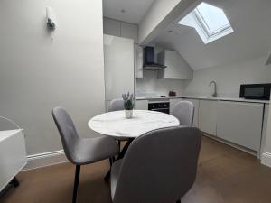 Flat 6 Modern 1 Bedroom Apartment Excellent London Links