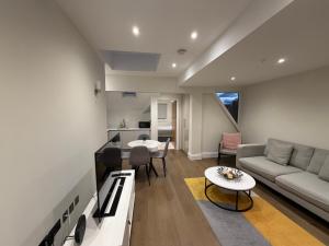 Flat 6 Modern 1 Bedroom Apartment Excellent London Links