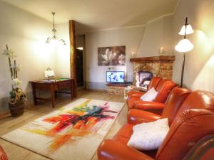 Well-equipped Holiday Home in SPEDALETTO Italy with Private Pool