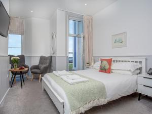 The Lighthouse -Ukc6168