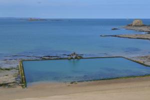 Hotels Hotel La Porte Saint Pierre-Logis Hotel Intra Muros : photos des chambres