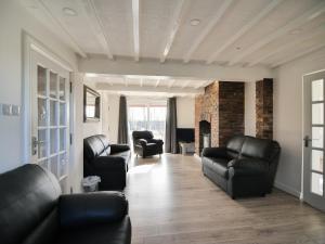 Farmhouse - Ukc3177