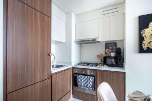 Frank Porter - Vera Tower