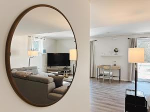 Star Lane garden apartment with pool