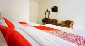 OYO 2410 Intan Hotel